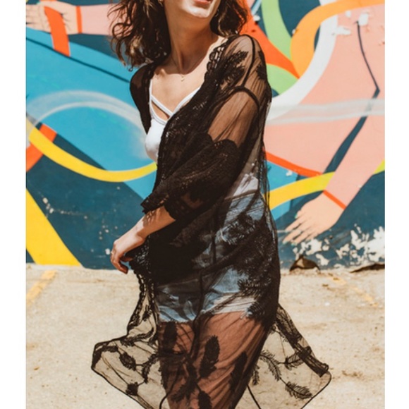 Kismet Accessories - 🌟NWT: KISMET🌟 Women’s Embroidered Mesh Wrap - One Size